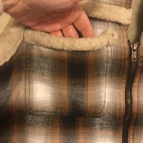 Unity plaid lined vest. - Picture 2 of 9